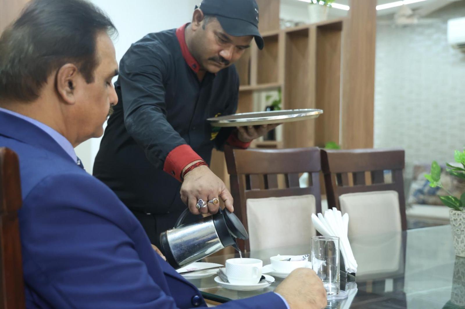 شقة جازيبو إن آند سويت غورغاون المظهر الخارجي الصورة
